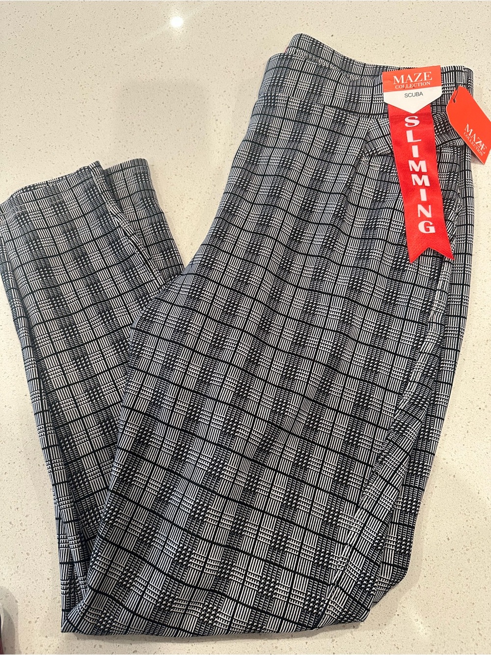 MACYS-Maze Slimming Plaid Leggings - Black & White